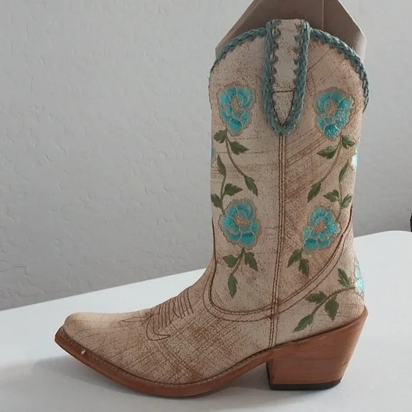 Liberty Black Vicky tan rose embroidered cowboy boots NIB